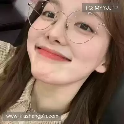 邹朵千